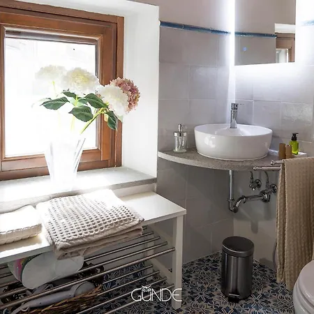 Dell'arco Apartment *